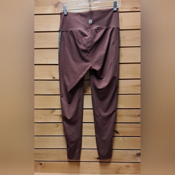 Vuori Workout Leggings - Picture 3 of 3